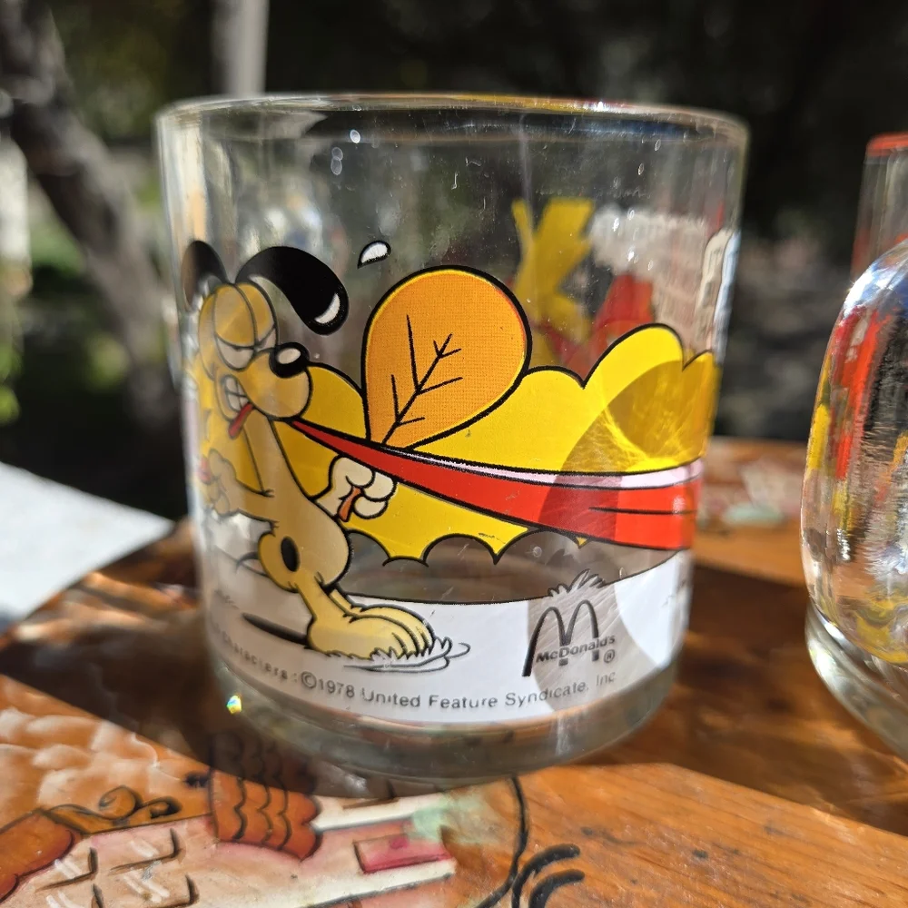 Vtg 1978 McDonald's Garfield & Odie Glass Mugs Cups Set of 2‎ Jim Davis UFS